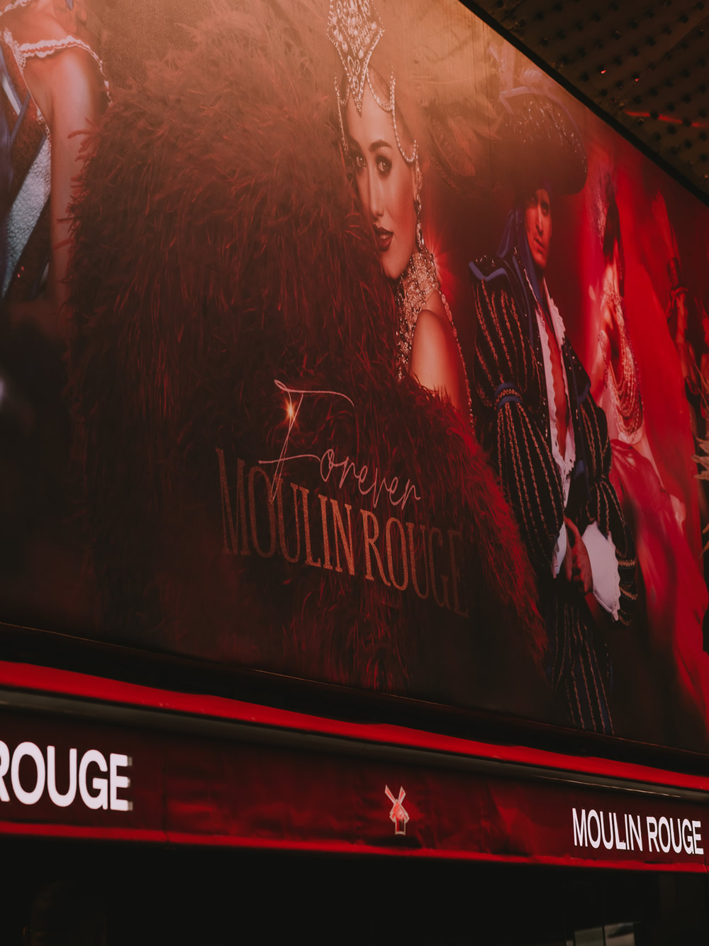 Moulin Rouge in Paris show