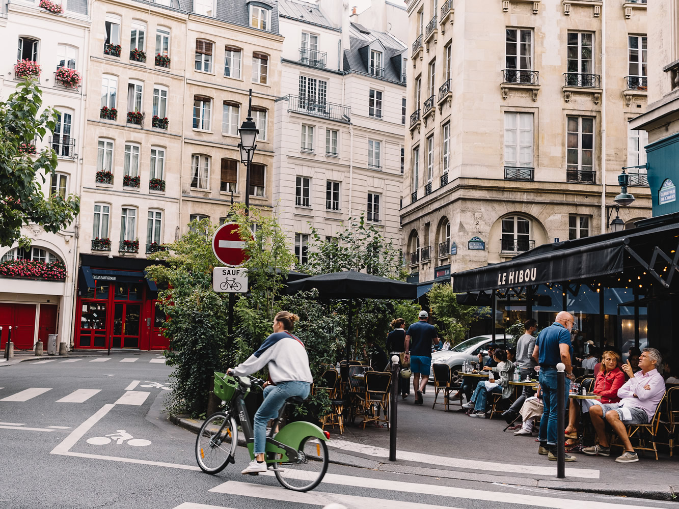 What to do during the summer in Paris? Go cycling!