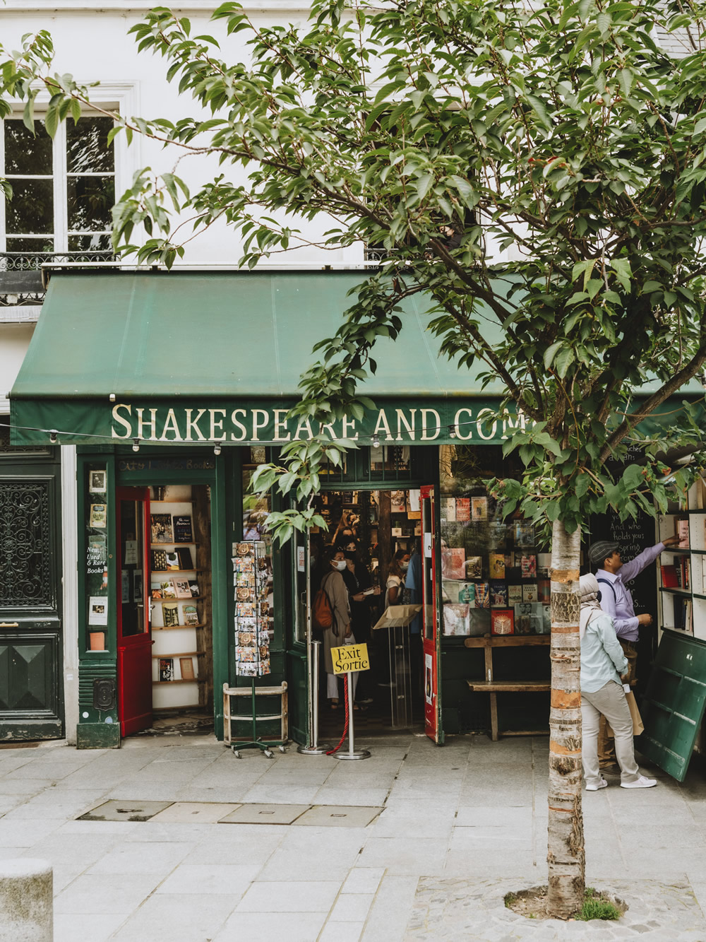 Best bookstores in Paris Shakespeare and Company