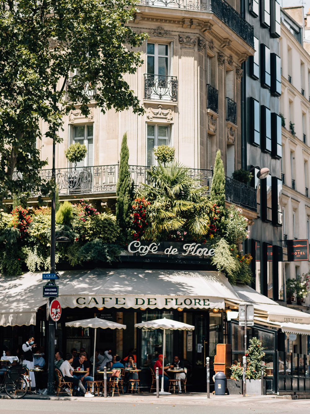 Famous Café de Flore in Paris